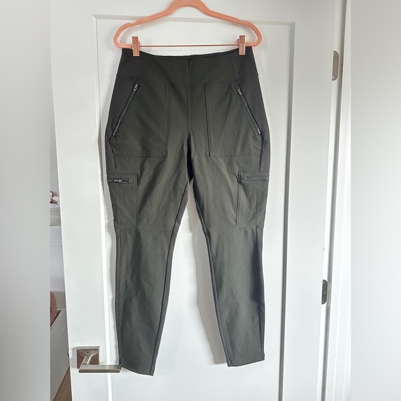 Athleta Headlands Hybrid Mid Rise Cargo Pants US12 in Peat Dark Olive Green - Picture 5 of 12